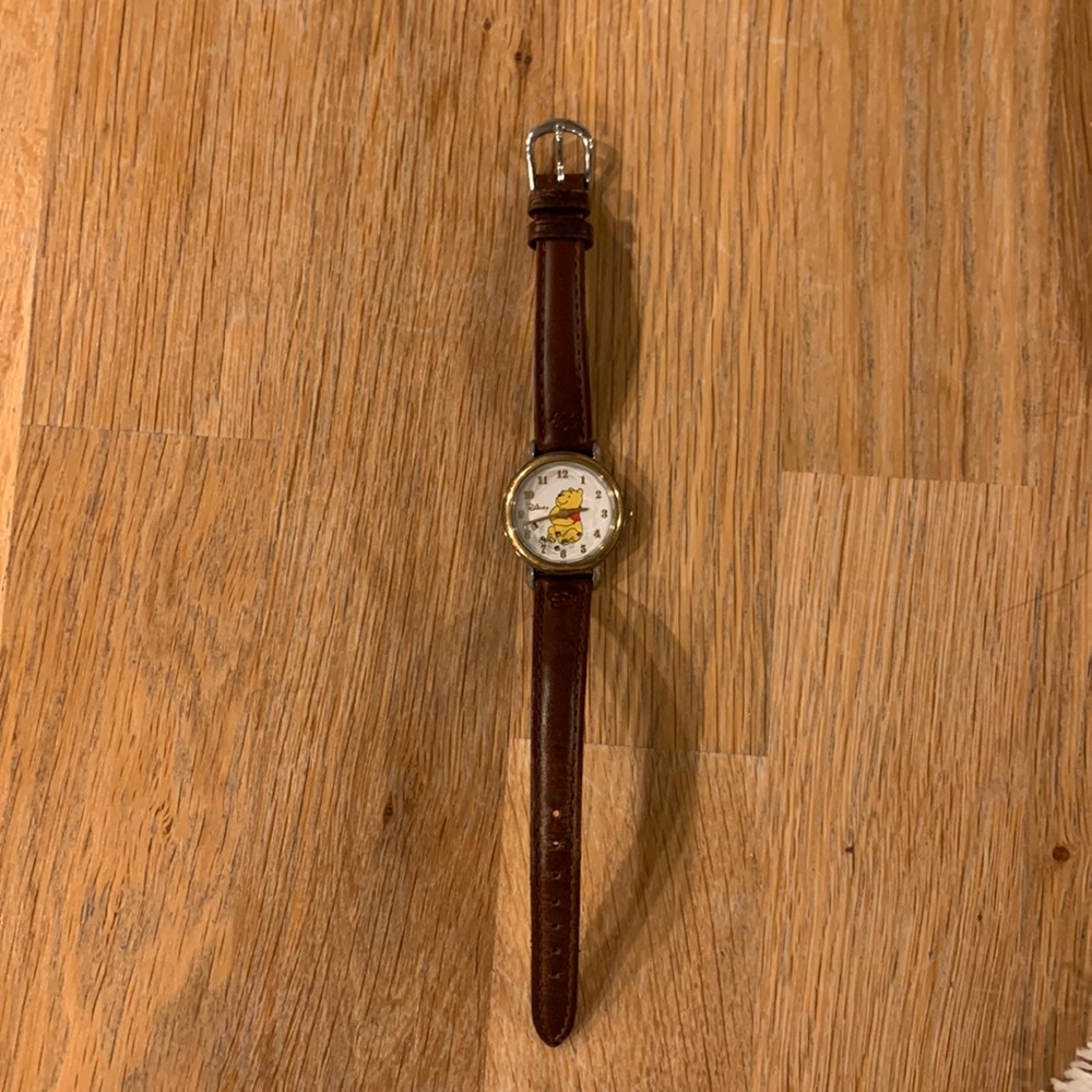 Vintage Disney Pooh watch with bees